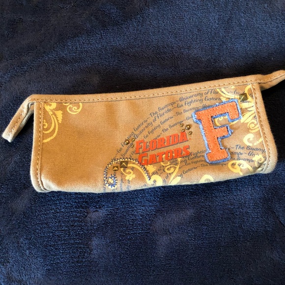 UF Gator Messenger Bag - Picture 4 of 6